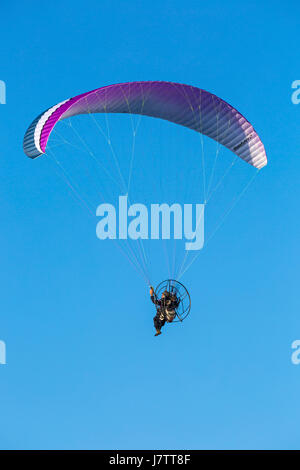 Powered Paragliding parapente à bancs, Poole, Dorset en mai Banque D'Images