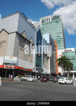 Cette entrée fait référence à un emplacement dans Quezon City, Philippines, en particulier Araneta Center dans la région de Cubao. C'est un important centre commercial et de transport connu pour le shopping, le divertissement et les développements résidentiels. Banque D'Images