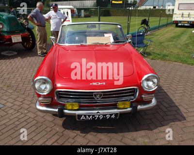 1966 Peugeot 404 d'enregistrement des licences, le néerlandais AM 7994 p1 Banque D'Images