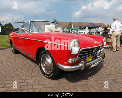 1966 Peugeot 404 d'enregistrement des licences, le néerlandais AM 7994 p3 Banque D'Images