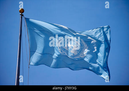 Drapeau des Nations Unies au siège DES NATIONS UNIES, New York City USA Banque D'Images