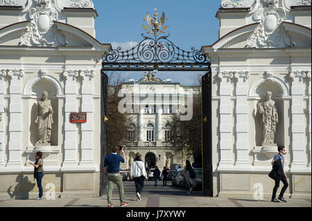 La porte principale à l'Université de Varsovie (Uniwersytet Warszawski) à Varsovie, Pologne © Wojciech Strozyk / Alamy Stock Photo Banque D'Images