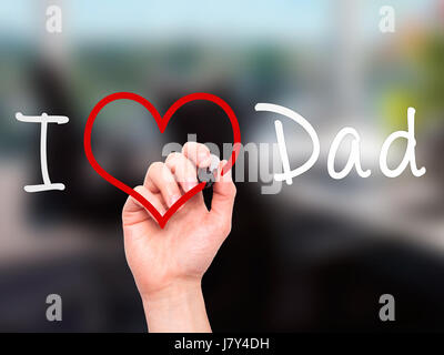 Man main écrit J'aime papa sur écran visuel. L'amour, la famille, internet concept. Isolé sur bureau. Stock Photo Banque D'Images