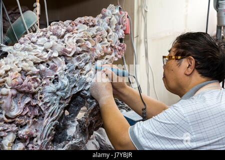 Wenzhou, Zhejiang, Chine. Artiste pierre à sculpter, Institut de recherche des Arts et Métiers. Banque D'Images