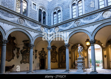 Cour intérieure du Palazzo Medici Riccardi, Florence, Toscane, Italie Banque D'Images