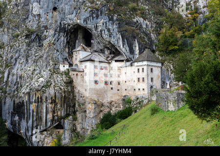 Cave château Lueg, predjamski grad, Musée Rodin, près de Postojna, Slovénie Banque D'Images