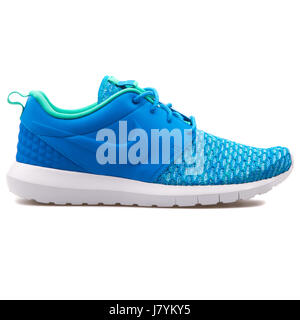 Flyknit Nike Roshe NM Bleu Chaussures de sport unisexe PRM - 746825-400 Banque D'Images