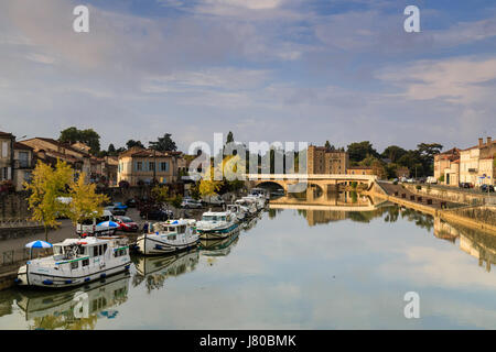 France, Gers, condom, sur le chemin de Saint Jacques de Compostelle, le port du préservatif sur la Baïse, loin Les Grands Moulins Banque D'Images