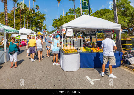 Samedi matin marché des producteurs extérieurs à Venise en Floride Banque D'Images