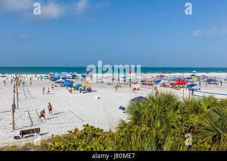 Creusez le tournoi de volley-ball de plage Series sur Siesta Key Beach sur le golfe du Mexique à Sarasota en Floride Banque D'Images