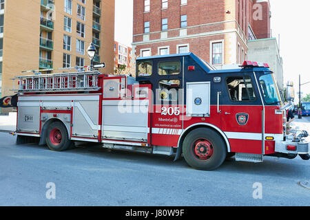 Montréal, Québec, CANADA - 18 MAI 2017 : Incendie à Montréal Canada. Service de sécurité incendie de Montréal la carte SIM est la 7ème plus grande fire depar Banque D'Images