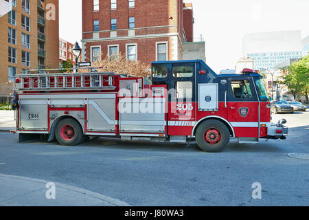 Montréal, Québec, CANADA - 18 MAI 2017 : Incendie à Montréal Canada. Service de sécurité incendie de Montréal la carte SIM est la 7ème plus grande fire depar Banque D'Images