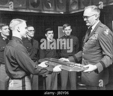 Les Cadets de West Point présentant au départ de Sabre Surintendant des United States Military Academy , 1970, USA Banque D'Images