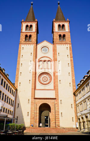 Allemagne, Bavière, Wurzburg, Cathédrale de St Kilian, vue extérieure de la façade. Banque D'Images