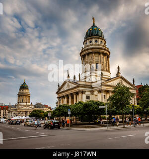 Les Cathédrales française et allemande sur la place de Gendarmenmarkt à Berlin, Allemagne Banque D'Images