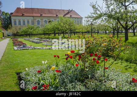 Dachau est de nos jours tout d'abord connecté avec le premier camp de concentration allemand, mais il y a plus d'histoire qu'à Dachau Dachau - Palace. Banque D'Images