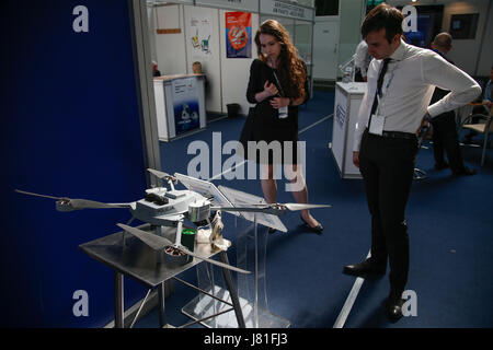 Bydgoszcz, Pologne. 26 mai, 2017. Ou des drones (UAV) Aireal sont accueillis à l'air de Bydgoszcz juste. La police polonaise le long conçoit ses propres drones pour utilisation exclusive en coopération avec des écoles techniques. Credit : Jaap Arriens/Alamy Live News Banque D'Images