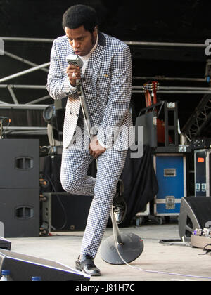 Margate, Kent, UK. 26 mai, 2017. Le parc d'attractions Dreamland Margate dans le Kent. La soirée de lancement. Double Trouble R&B Américain groupe jouant un concert à Dreamland Margate Crédit : Kent Cabanel/Alamy Live News Banque D'Images