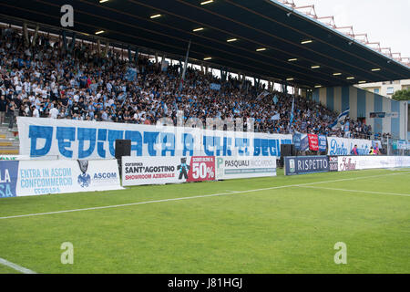 Ferrara, Italie. 18 mai, 2017. Ventilateurs SPAL Football/soccer : Italien 'Serie B' match entre SPAL 2-1 FC Bari au Stadio Paolo Mazza à Ferrare, Italie . Credit : Maurizio Borsari/AFLO/Alamy Live News Banque D'Images