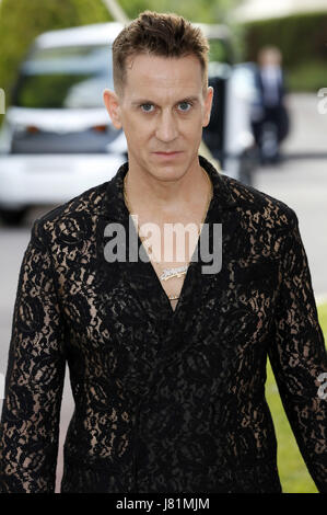 Antibes, Frankreich. 25 mai, 2017. Jeremy Scott assistant à l'amfAR's Cinema Against Aids 24 au cours du Gala 70e Festival de Cannes à l'Hôtel du Cap-Eden-Roc à Antibes le 25 mai 2017 | Verwendung weltweit/alliance photo Credit : dpa/Alamy Live News Banque D'Images