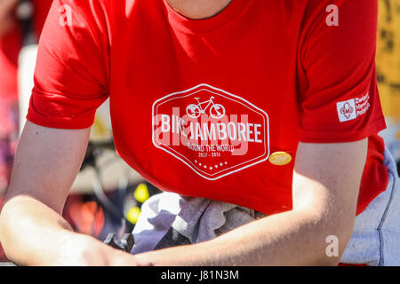 Gdansk, Pologne. 27 mai, 2017. Participants du Jamboree de vélo à partir de la première étape du rallye sont vus à Gdansk, Pologne le 27 mai 2017 Jamboree de vélo autour du monde ! Est une course cycliste de Gdansk, Pologne à Scoutisme Mondial dans West Virginia USA et retour à Gdansk. Plus de 35,000 kilomètres par les 21 pays, pour promouvoir la Pologne, de faire l'expérience de l'aventure, et de montrer comment le scoutisme peut être important dans le monde d'aujourd'hui Banque D'Images