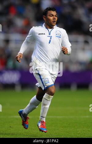 MARIO MARTINEZ HONDURAS & REAL ESPANA LES JEUX OLYMPIQUES DE 2012 À LONDRES FOOTBALL, ESPAGNE / HONDURAS ST JAMES PARK, Newcastle, Angleterre 29 juillet 2012 GAN55749 ATTENTION ! Cette photo ne peut être utilisée que pour les journaux et/ou à des fins d'édition de magazines. Ne peut être utilisé pour les publications impliquant 1 joueur, 1 ou 1 Concours Club sans autorisation écrite de Football DataCo Ltd. Pour toute question, veuillez communiquer avec le Football DataCo Ltd au  +44 (0) 207 864 9121 Banque D'Images