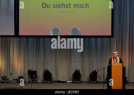 Berlin, Allemagne. 26 mai, 2017. Thomas de Maizière Kirchentag parle à la. Le Grand Imam d'al-Azhar, Ahmed el-Tayeb, et Thomas de Maizière, le ministre fédéral allemand de l'Intérieur, a parlé à la 36e sur la tolérance et ouverture de la coexistence pacifique des différentes religions. Crédit : Michael Debets/Pacific Press/Alamy Live News Banque D'Images