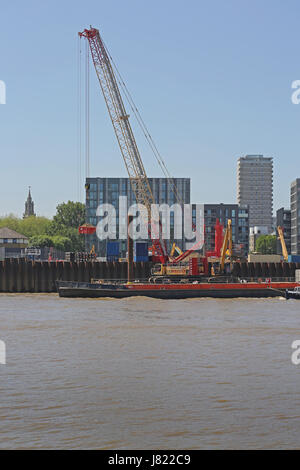 Les travaux de construction de Riverside Quai Chambres sur la Tamise à Bermondsey, Londres, Royaume-Uni. Partie de la Thames tunnel Tideway projet. Banque D'Images