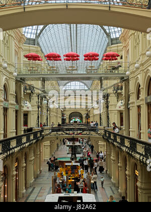 Grand magasin GUM, Glavnyi Universalnyi Magazin, Place Rouge, Moscou, Russie, Europe Banque D'Images