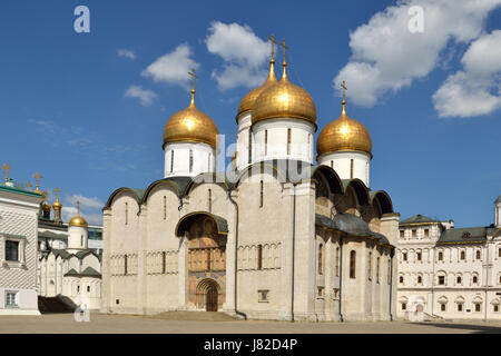 Cathédrale de la Dormition du Kremlin de Moscou, également connu sous le nom de Cathédrale de l'Assomption (1475-1479) sur la place de la cathédrale. La Russie Banque D'Images