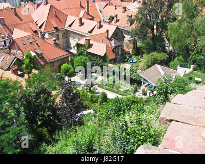 Vue sur le parc de Ljubljana autour du château de Ljubljana Banque D'Images