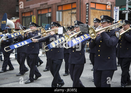 Persan annuel défilé qui se concentre sur la culture, arts et histoire de l'Iran vers le bas des marches.Madison Avenue se terminant par un tous les jours du festival au Madison Square Park, à Manhattan, New York. Banque D'Images
