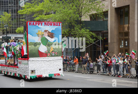 Persan annuel défilé qui se concentre sur la culture, arts et histoire de l'Iran vers le bas des marches.Madison Avenue se terminant par un tous les jours du festival au Madison Square Park, à Manhattan, New York. Banque D'Images