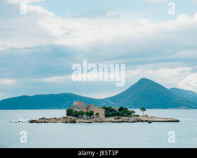 Otocic île Gospa près de l'île de Mamula. Lustica sur, le Monténégro. Superbe vue aérienne de l'île vierge St. Banque D'Images