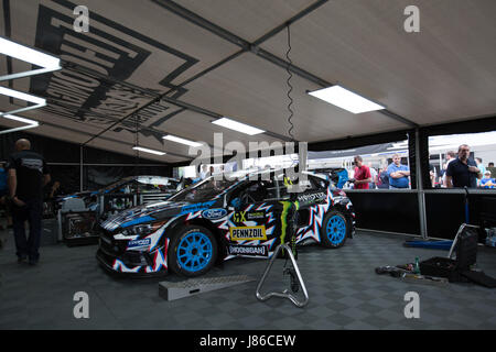 Lydden Hill Race Circuit, Kent, UK. 27 mai 2017. Pilote de course Ken Block (USA) au Championnat du Monde FIA RallyCross Lydden Hill au cycle 5 du circuit de course, à l'occasion du 50e anniversaire de Rally Cross. Crédit : KEVIN BENNETT/Alamy Live News. Banque D'Images