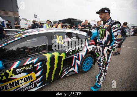 Lydden Hill Race Circuit, Kent, UK. 27 mai 2017. Pilote de course Ken Block (USA) au Championnat du Monde FIA RallyCross Lydden Hill au cycle 5 du circuit de course, à l'occasion du 50e anniversaire de Rally Cross. Crédit : KEVIN BENNETT/Alamy Live News. Banque D'Images