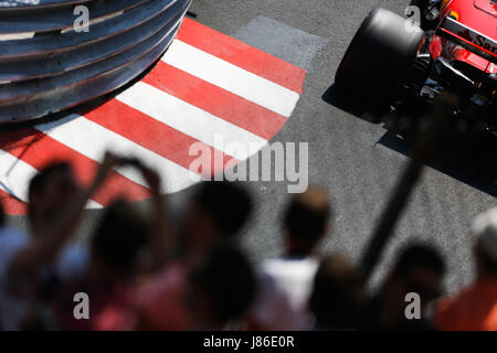 Monte Carlo, Monaco. 27 mai 2017. Kimi Raikkonen de Finlande et la Scuderia Ferrari durs au cours de session de qualification du Grand Prix de Formule 1 de Monaco, Monte Carlo. Stefano Arcaro/Alamy Live News Banque D'Images