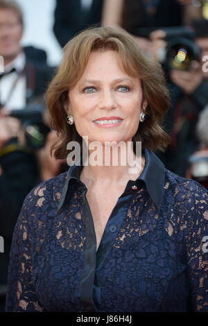 Cannes, France. 27 mai, 2017. L'actrice Jacqueline Bisset assiste à la "basé sur une histoire vraie' le dépistage au cours de la 70e assemblée annuelle du Festival du Film de Cannes au Palais des Festivals le 27 mai 2017 à Cannes, France. Credit : Frederick Injimbert/ZUMA/Alamy Fil Live News Banque D'Images