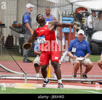 Austin, TX, USA. 27 mai, 2017. Khalil du Nebraska Davis pendant le lancer du disque à la NCAA 2017 Installations d'athlétisme en préliminaire de l'Ouest à l'Université du Texas Mike A. Myers Stadium à Austin, TX. John Glaser/CSM/Alamy Live News Banque D'Images