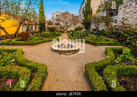 La Croatie Dalmatie Sibenik - Gorica -Jardin Médiéval du couvent de Saint Lawrence xve siècle Banque D'Images