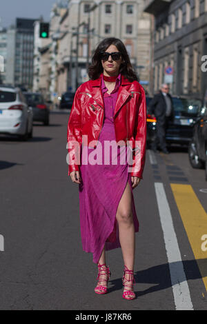 Eleonora Carisi dans les rues de Milan Milan Fashion Week FW17 Banque D'Images