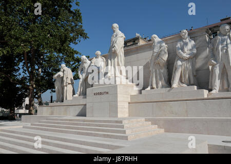 Le Monument Kossuth Lajos (montrant des Kossmuth et les membres de l'historique), gouvernement Batthyány Lajos Kossuth Square, Budapest, Hongrie. Banque D'Images