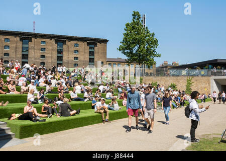 Grenier Square, King's Cross, Londres, Angleterre, Royaume-Uni Banque D'Images