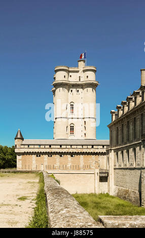 Le château de Vincennes a été au cœur de la monarchie française jusqu'en 1682 lorsque Louis XIV choisit de s'installer à Versailles.Le donjon a été utilisée comme une prison : Fo Banque D'Images