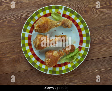 Backhendl - Wiener croustillant de poulet frit.Une cuisine viennoise Banque D'Images