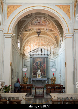 Autel à l'intérieur de la cathédrale de Santa Maria Assunta et Jenesien, San Miniato Banque D'Images