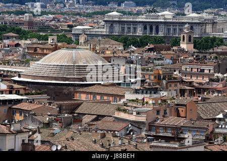 La belle ville de Rome le panthéon avec scape à gras. Banque D'Images