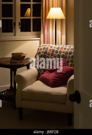 Un fauteuil confortable dans la nuit Banque D'Images