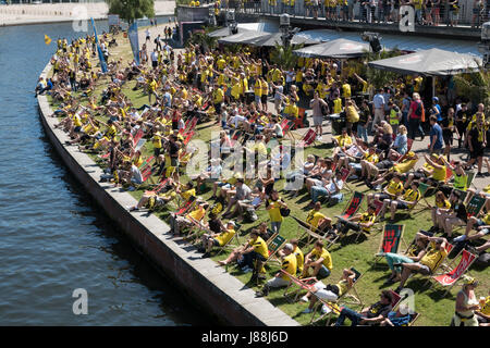 Berlin, Allemagne - le 27 mai 2017 : BVB Borussia Dortmund / fans fans de Riverside à Berlin le jour de la DFB-Pokal final. Banque D'Images