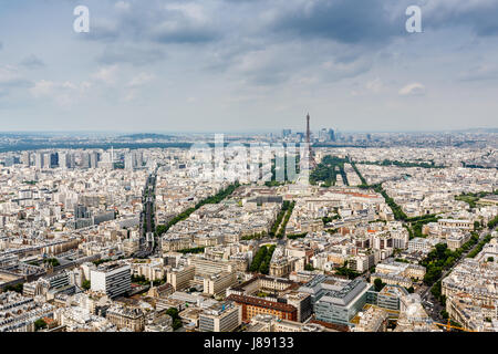 Vue aérienne sur le Champs de Mars et de la Tour Eiffel, Paris, France Banque D'Images